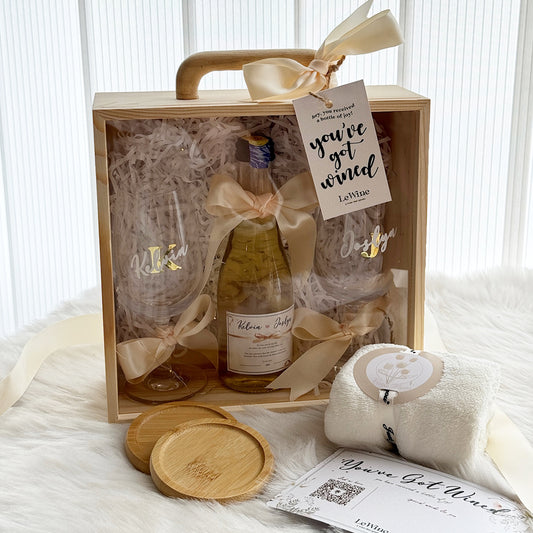 Mini White Moscato 2 x Wine Glasses Gift Set