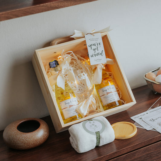 Mini 2 x White Moscato & Glass Gift Set